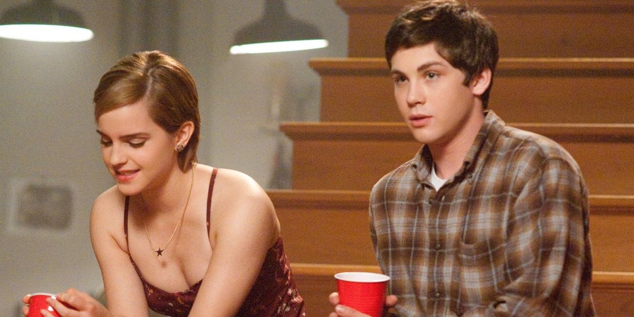 Sam and Charlie holding red cups in The Perks of Being a Wallflower