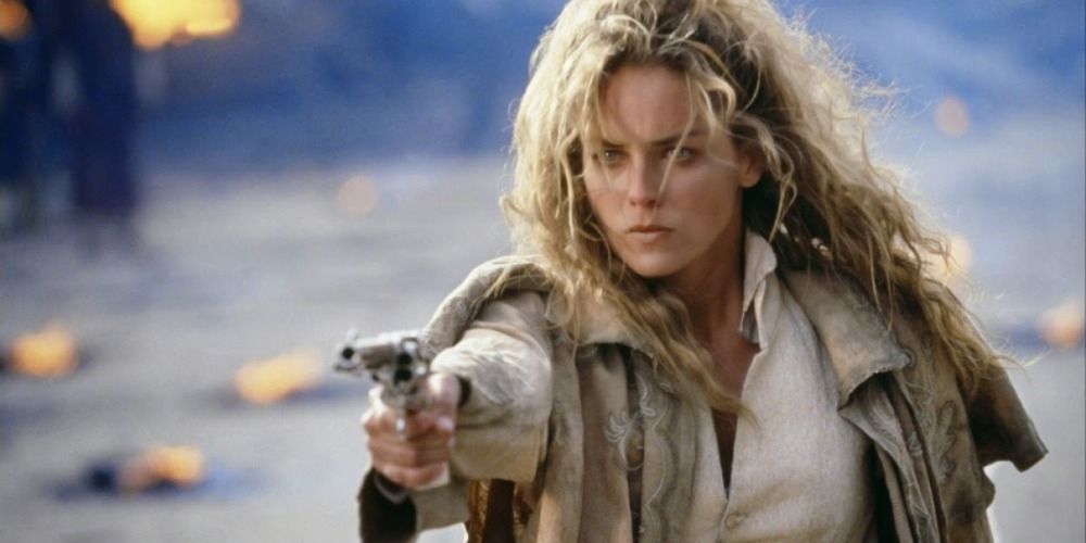 Sharon Stone aiming a gun in The Quick And The Dead (1995)