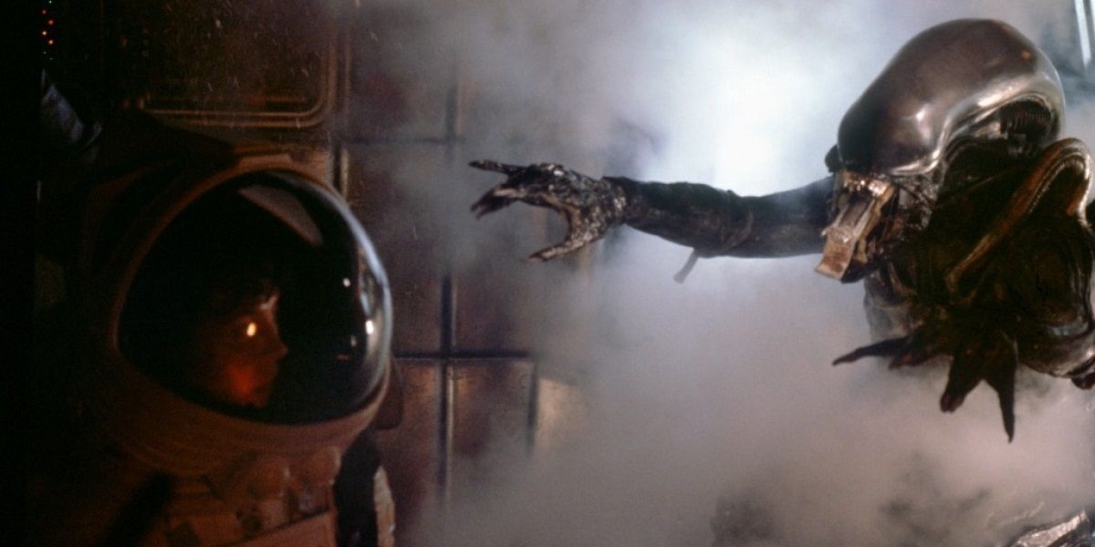 The xenomorph pounces on Ripley in Alien