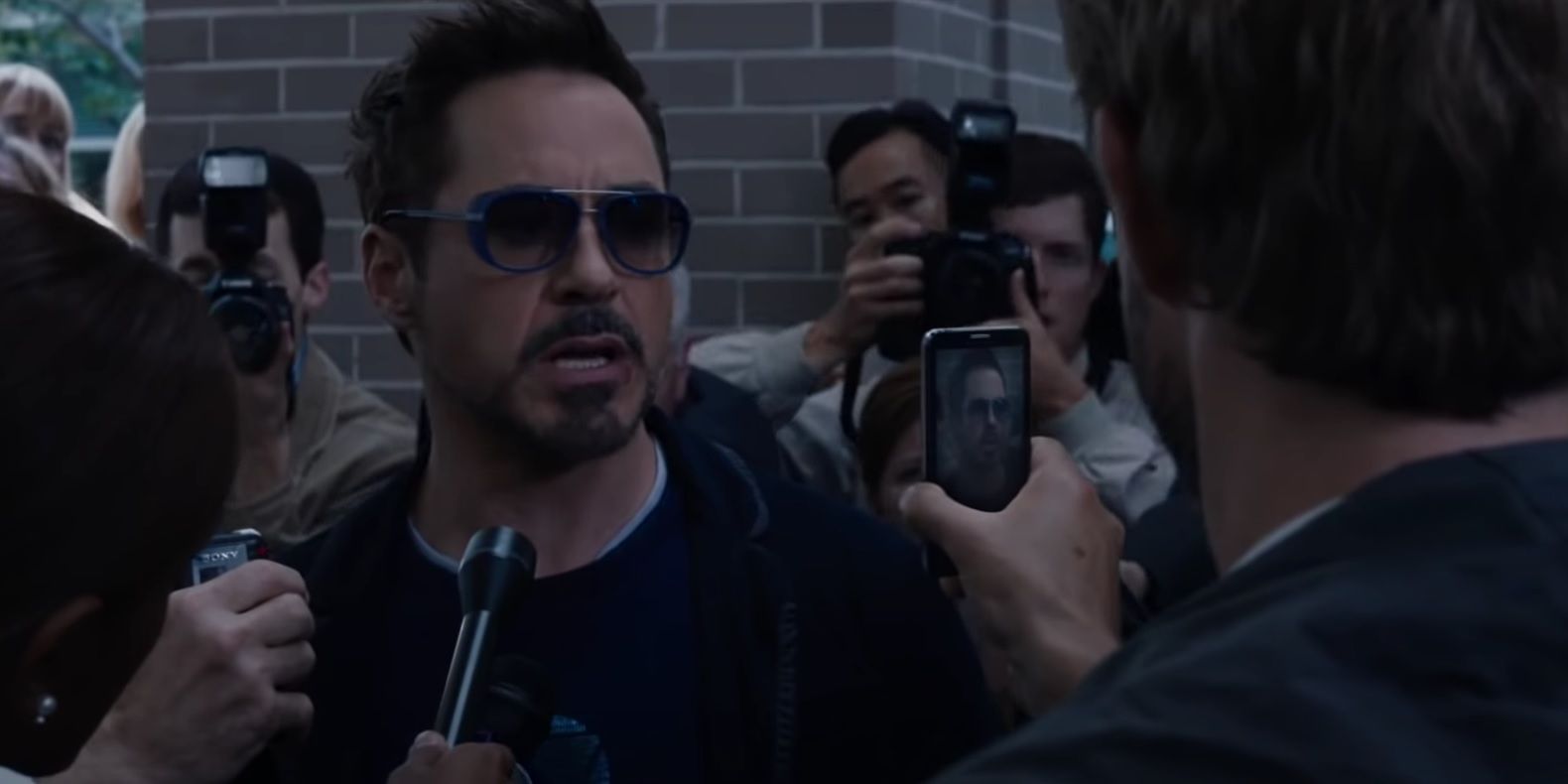 Tony Stark gives the Mandarin his home address
