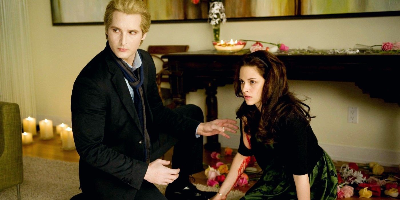 Carlisle amamenta Bella em Lua Nova.