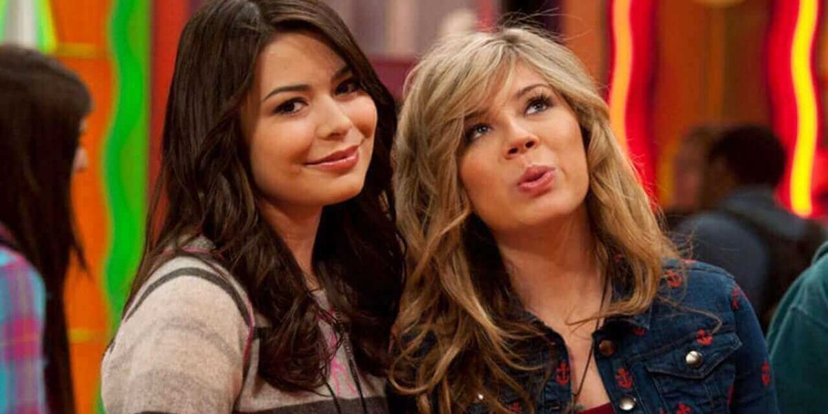 Miranda Cosgrove and Jennette McCurdy in iCarly