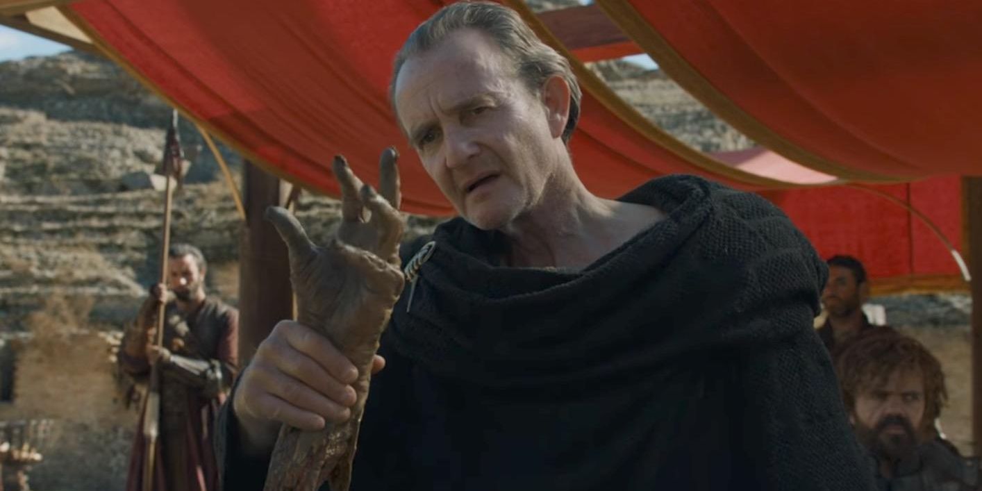 Anton Lesser como Qyburn em Game of Thrones