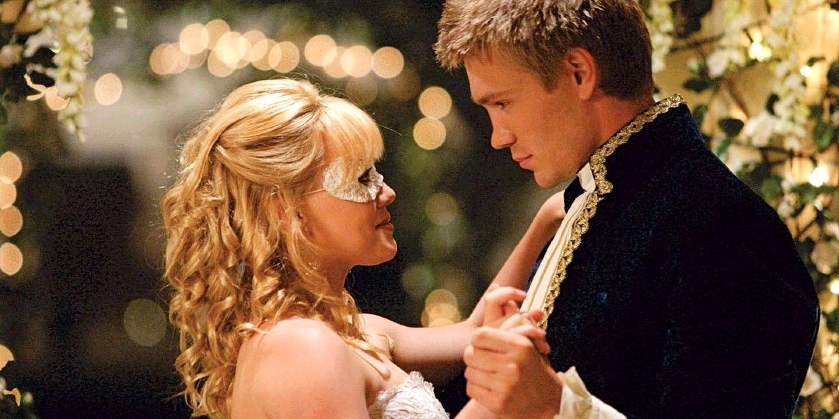 Sam and Austin dance in A Cinderella Story