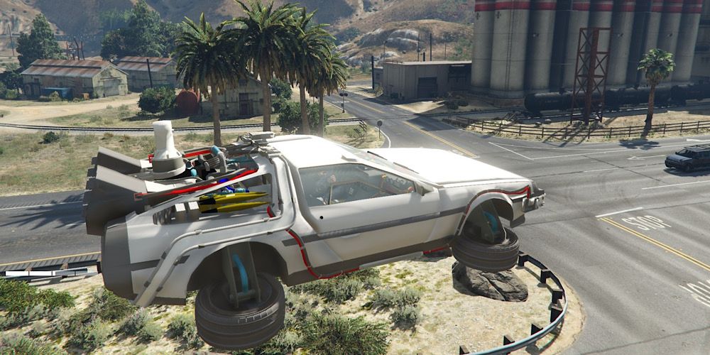 The Delorean from Back To The Future flies over Los Santos