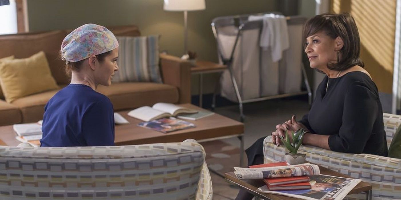 April conversando com Catherine em Grey's Anatomy