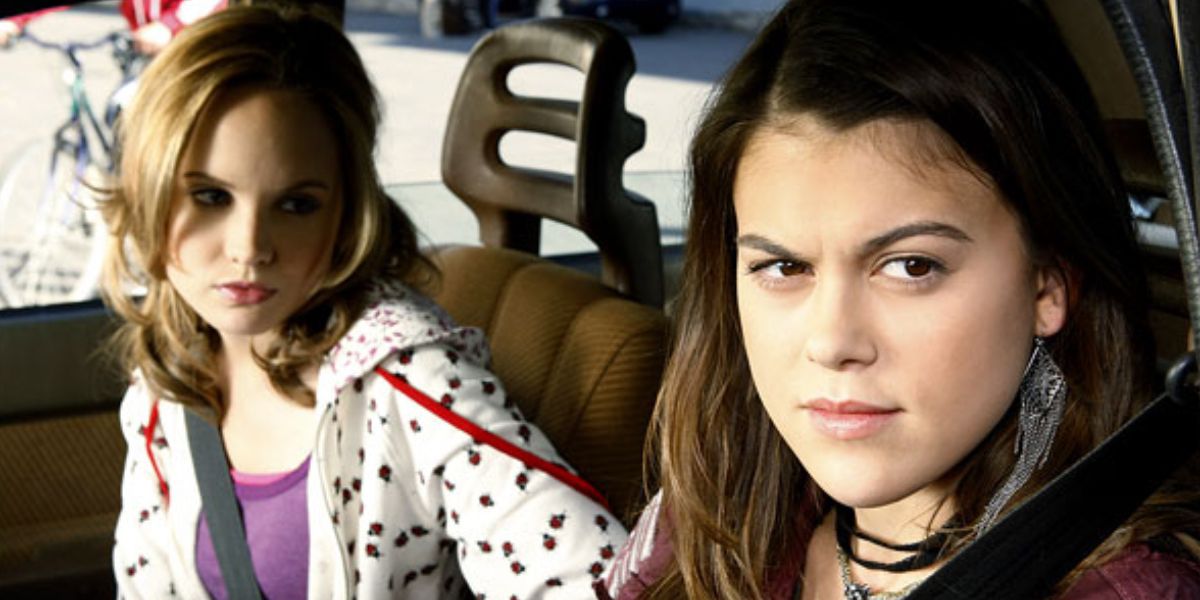 Lindsey Shaw as Kat in 10 Things I Hate About You show