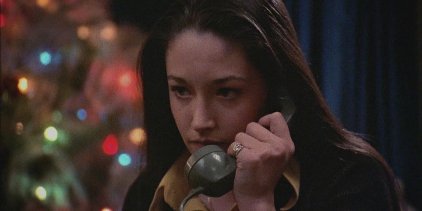 Olivia Hussey as Jess Bradford on the phone in Black Christmas 1974