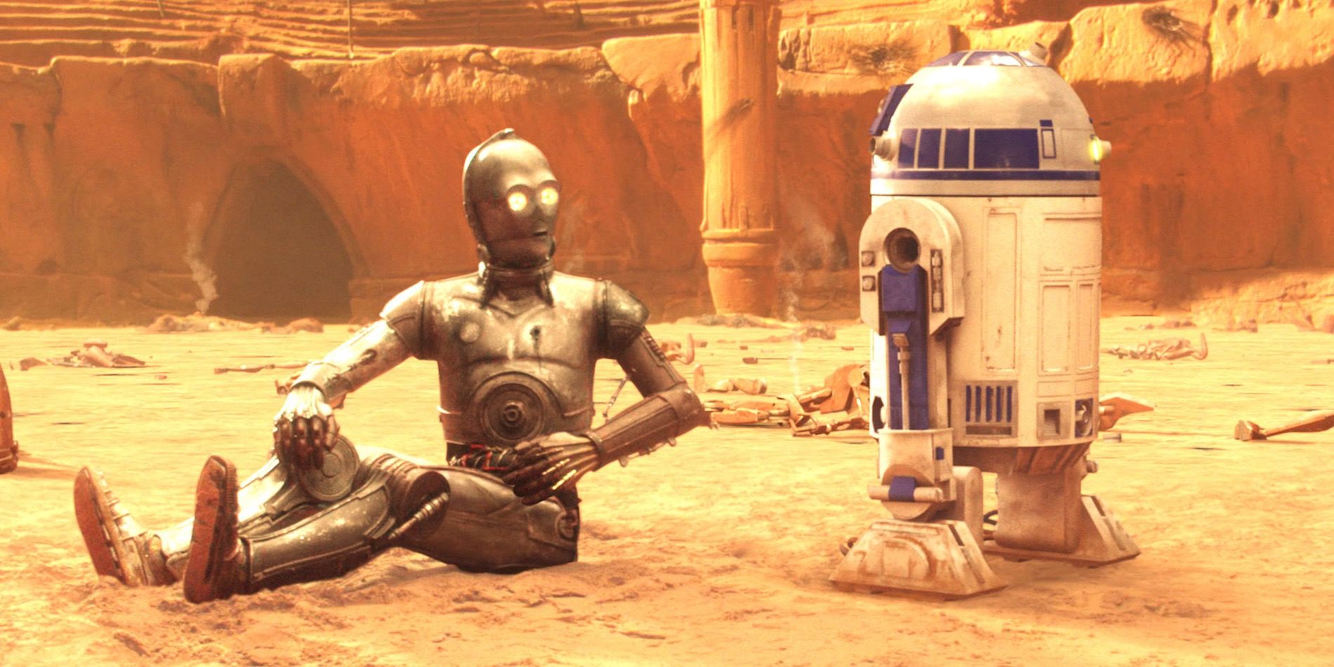 C-3PO and R2-D2 at the Battle of Geonosis in Star Wars Movies