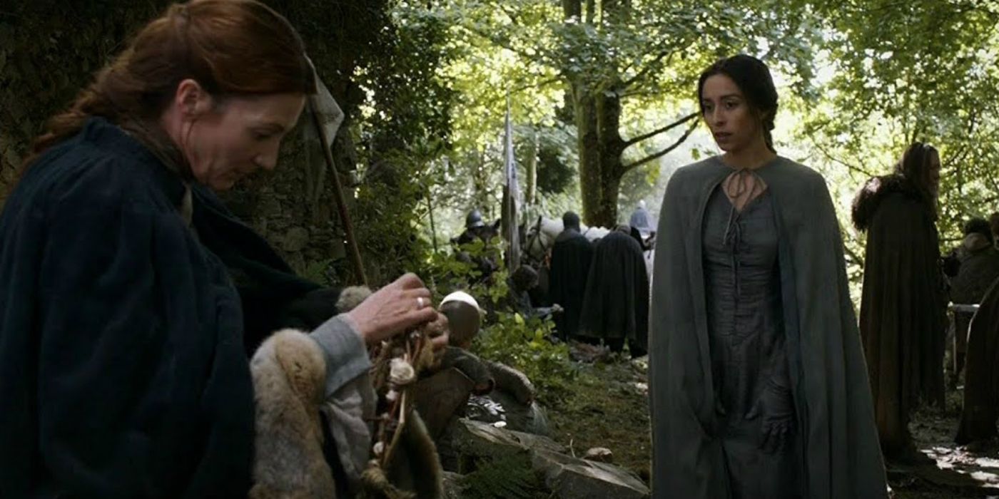 Catelyn Stark and Talisa speak with one another in Game of Thrones