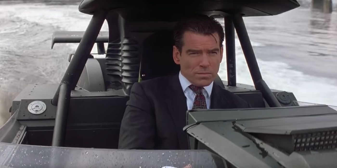 James Bond rides a boat in the Thames River in The World is Not Enough.
