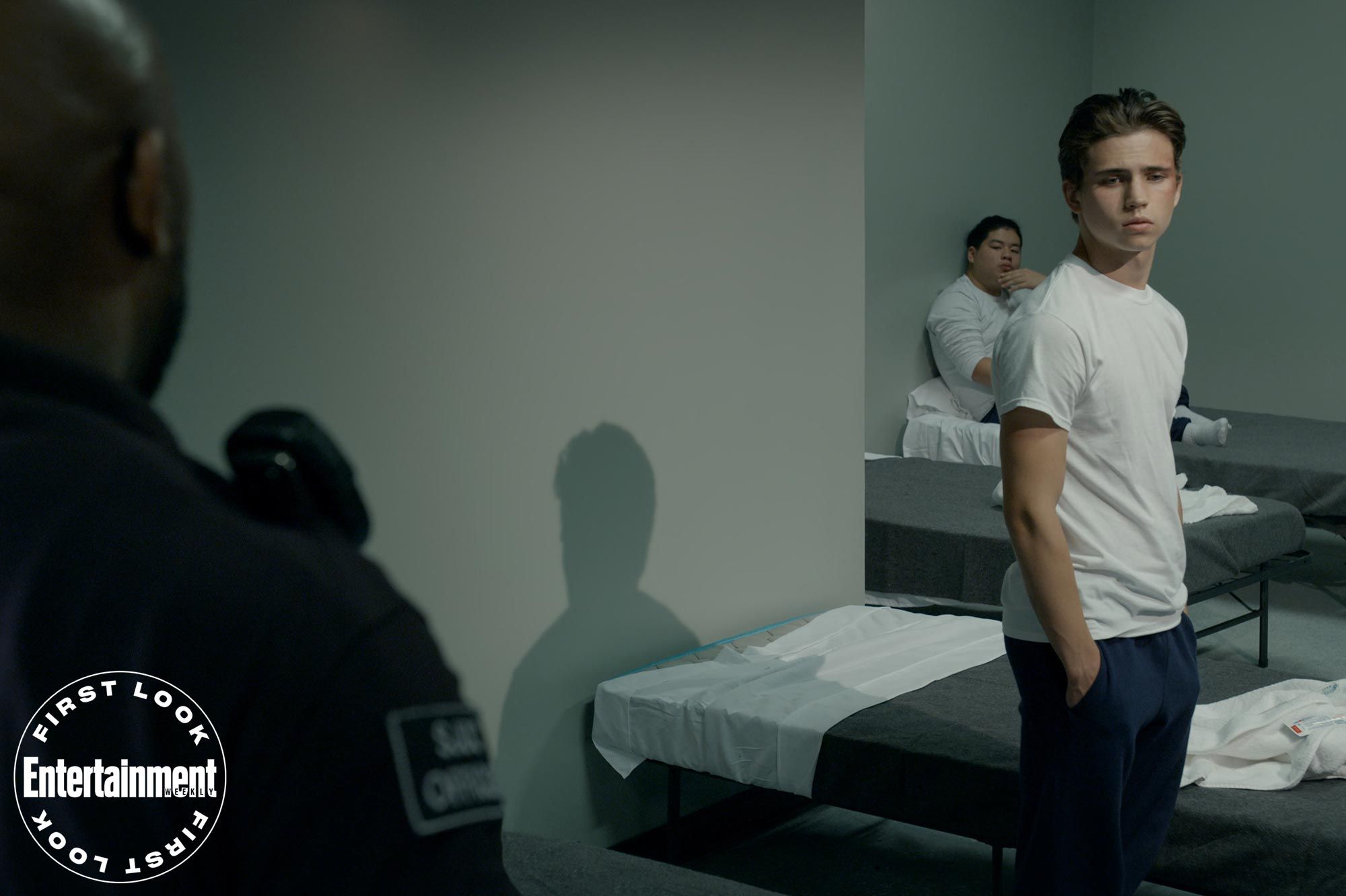 COBRA KAI (L to R) TANNER BUCHANAN as ROBBY in episode 303 of COBRA KAI Cr. COURTESY OF NETFLIX © 2020