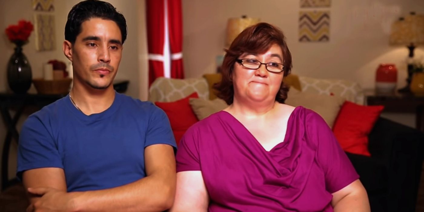 Danielle Mullins and Mohamed Jbali sit in front of the camera in 90 Day Fiancé