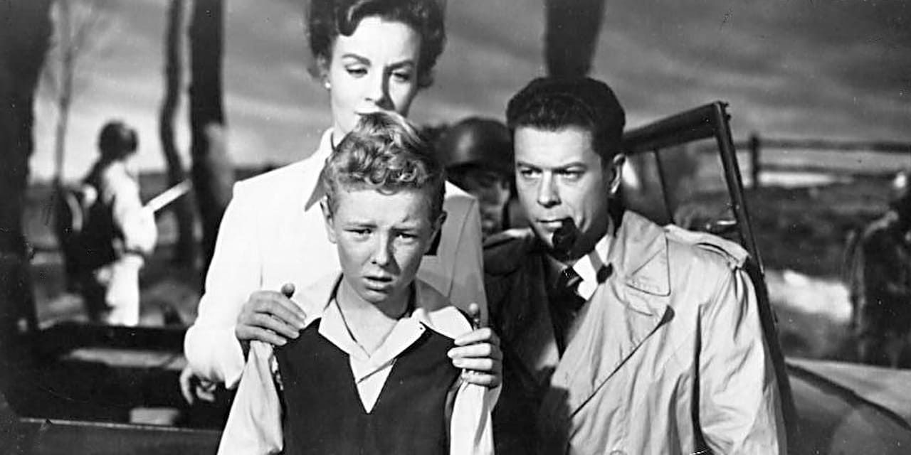 David Gardner and other characters in 1953's Invaders from Mars