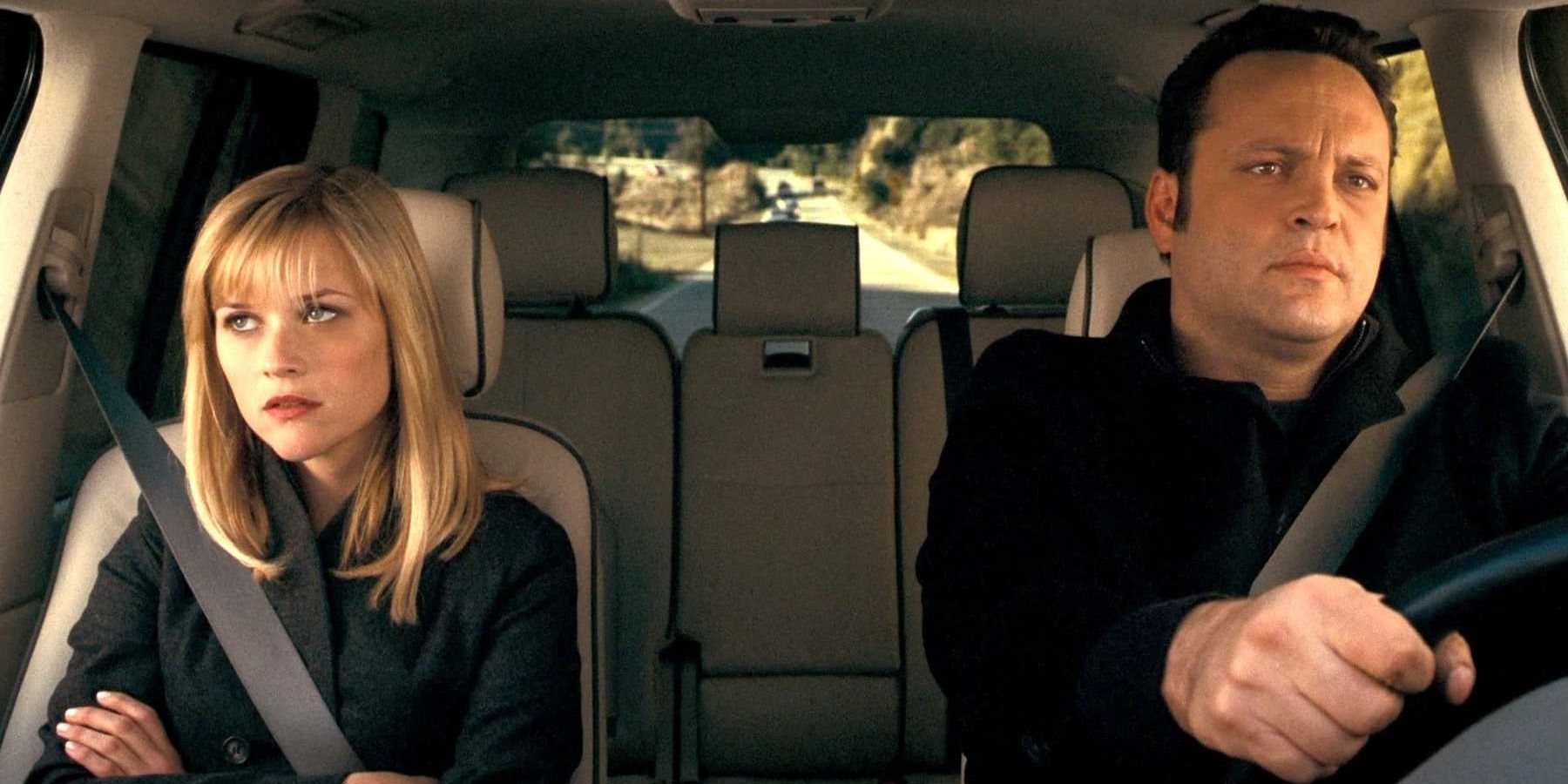 Kate and brad drive to their family's houses for Christmas Day in Four Christmases