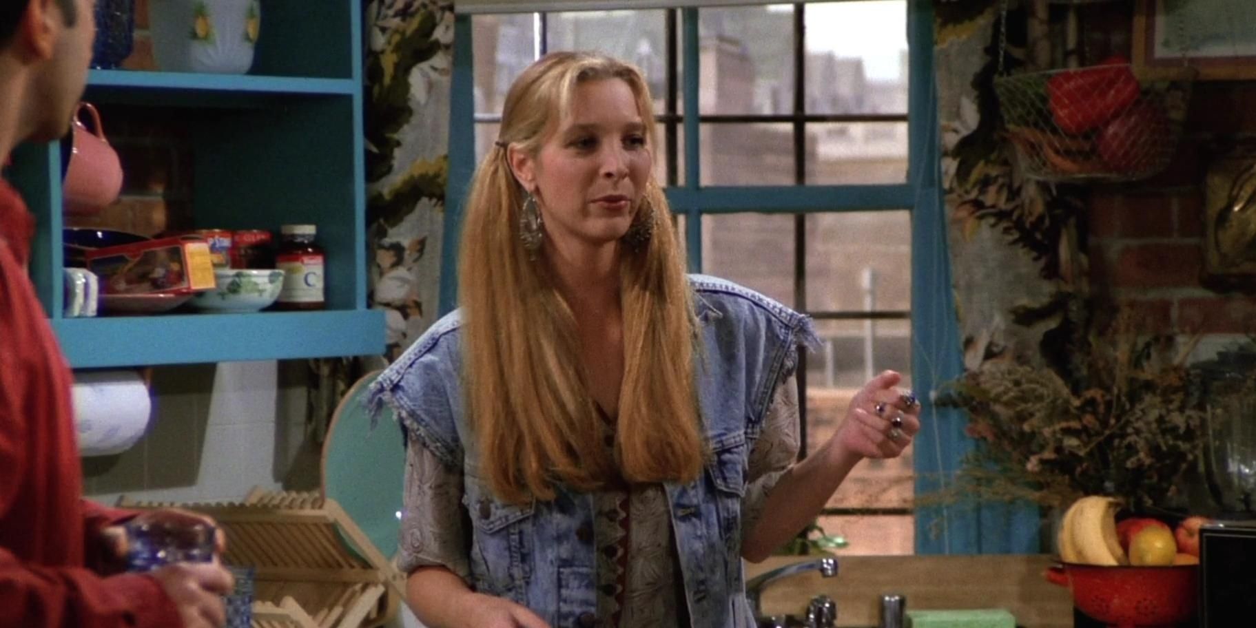 Phoebe Buffay rejects Joey's offer to go help