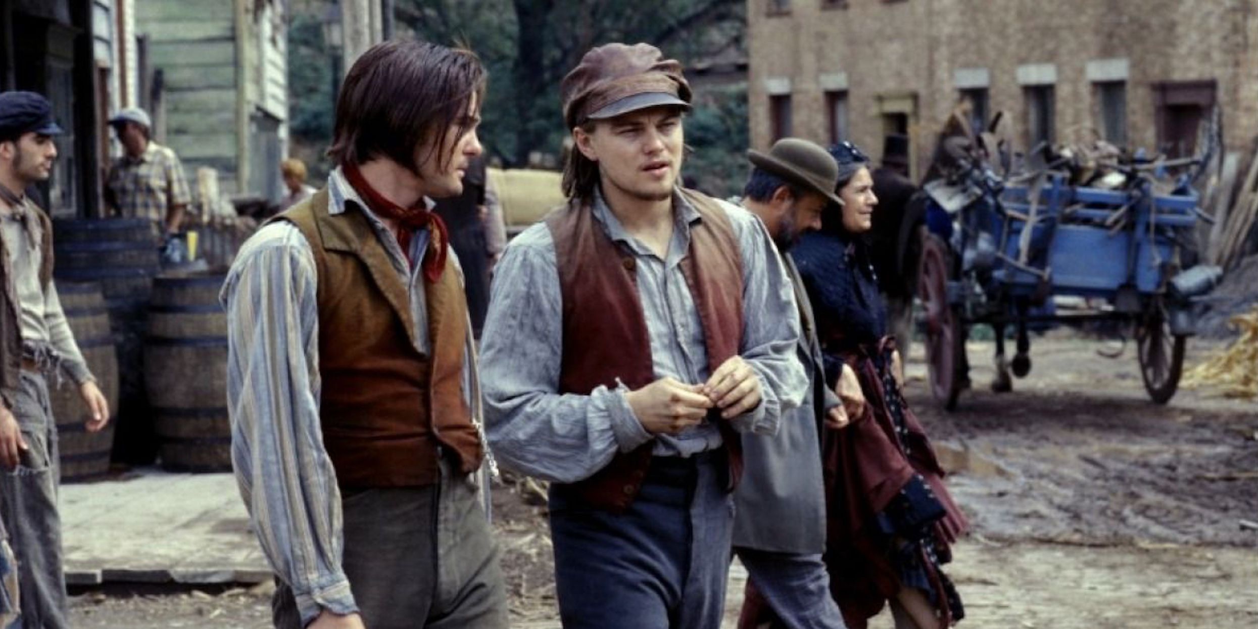 Amsterdam and Johnny talking on the street in Gangs of New York