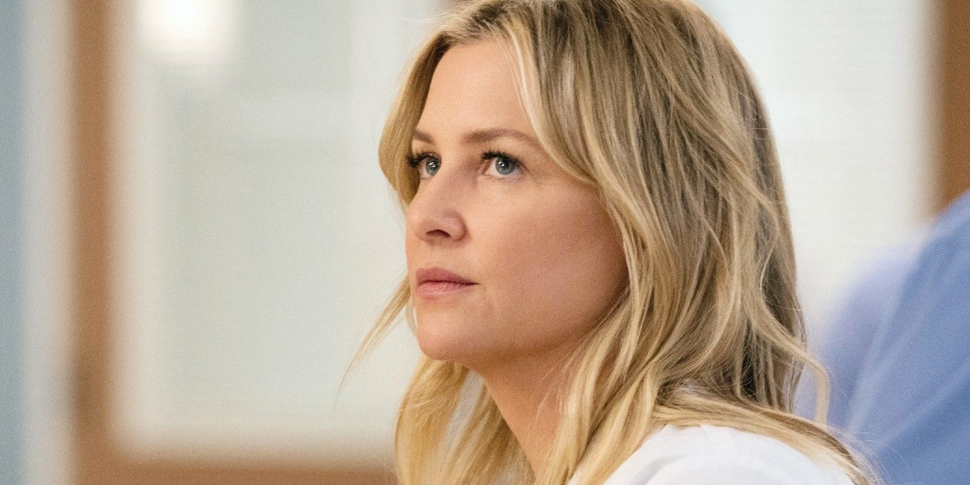 Arizona Robbins olhando para alguém seriamente em Grey's Anatomy