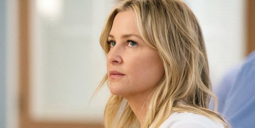 Arizona Robbins looking at someone seriously in Grey's Anatomy