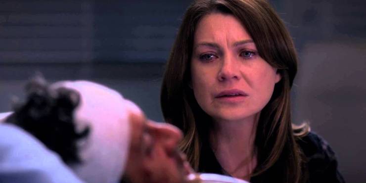 Meredith (Ellen Pompeo) truchlí nad Derekovou smrtí v seriálu Grey's Anatomy.'s death in "Grey's Anatomy."