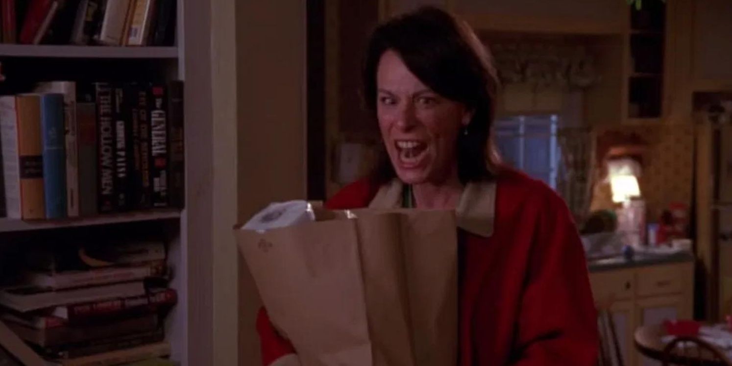 Lois holding groceries and screaming in Malcolm In The Middle.