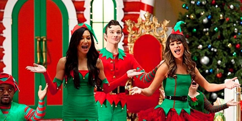 Santana, Kurt et Rachel déguisés en elfes dans Glee