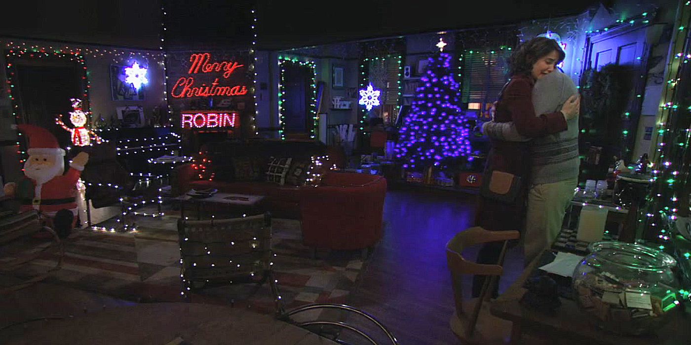 Robin looking emotional with Christmas decorations in HIMYM