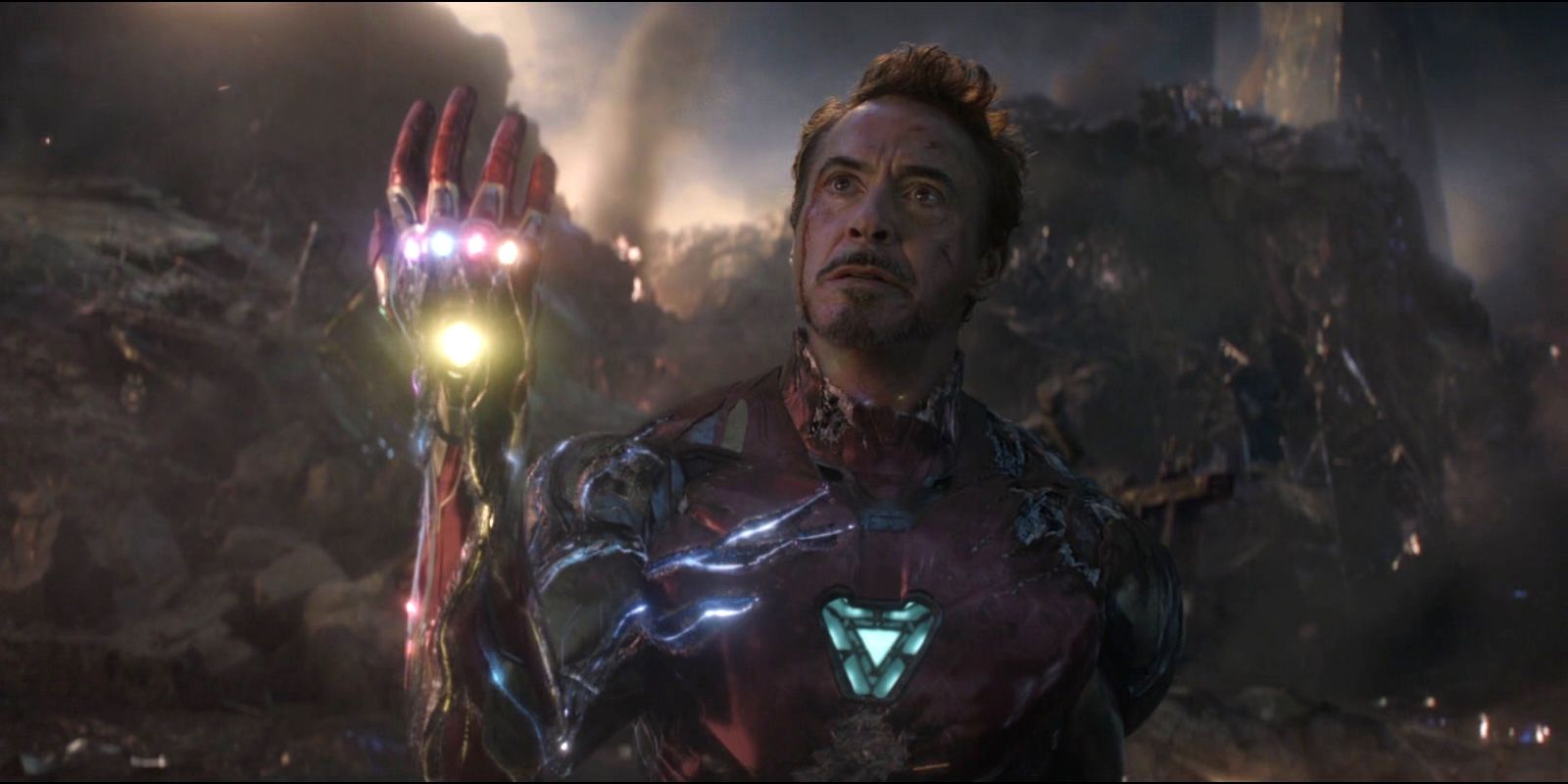 Iron Man sacrifices himself in Avengers Endgame Infinity Gauntlet