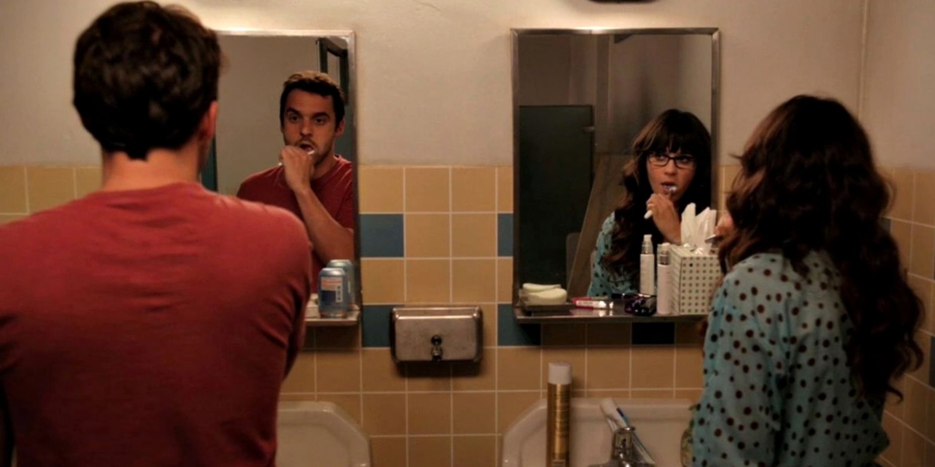 Nick And Jess brush their teeth in New Girl S1E05 Cece Crashes