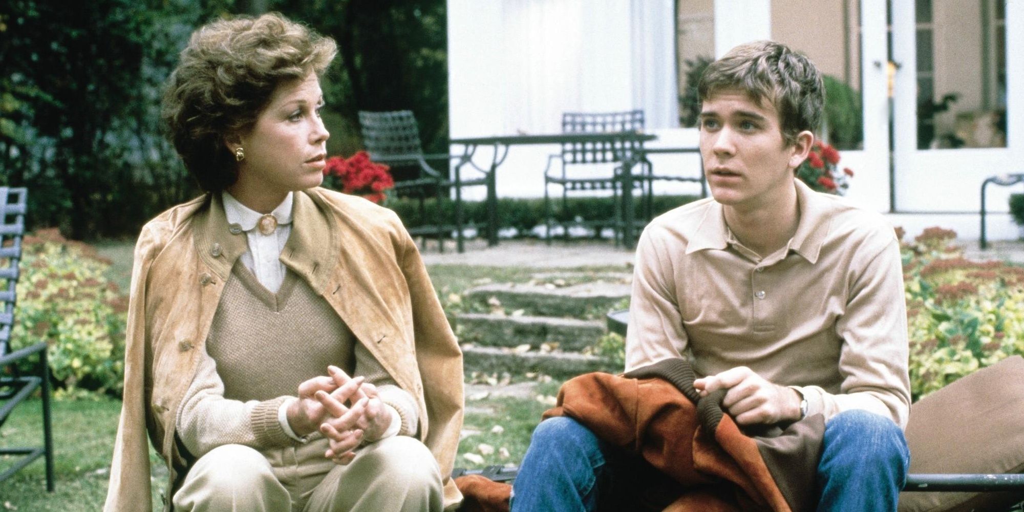 Timothy Hutton talks with Mary Tyler Moore in Ordinary People