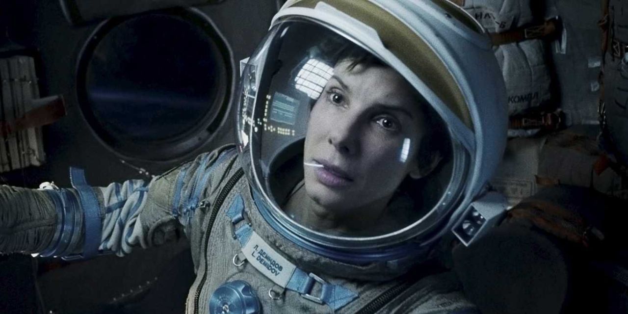 Ryan Stone in space looks scared in gravity