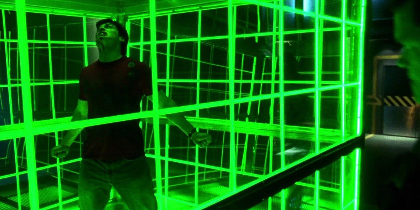 Clark in a Kryptonite Cage in Smallville