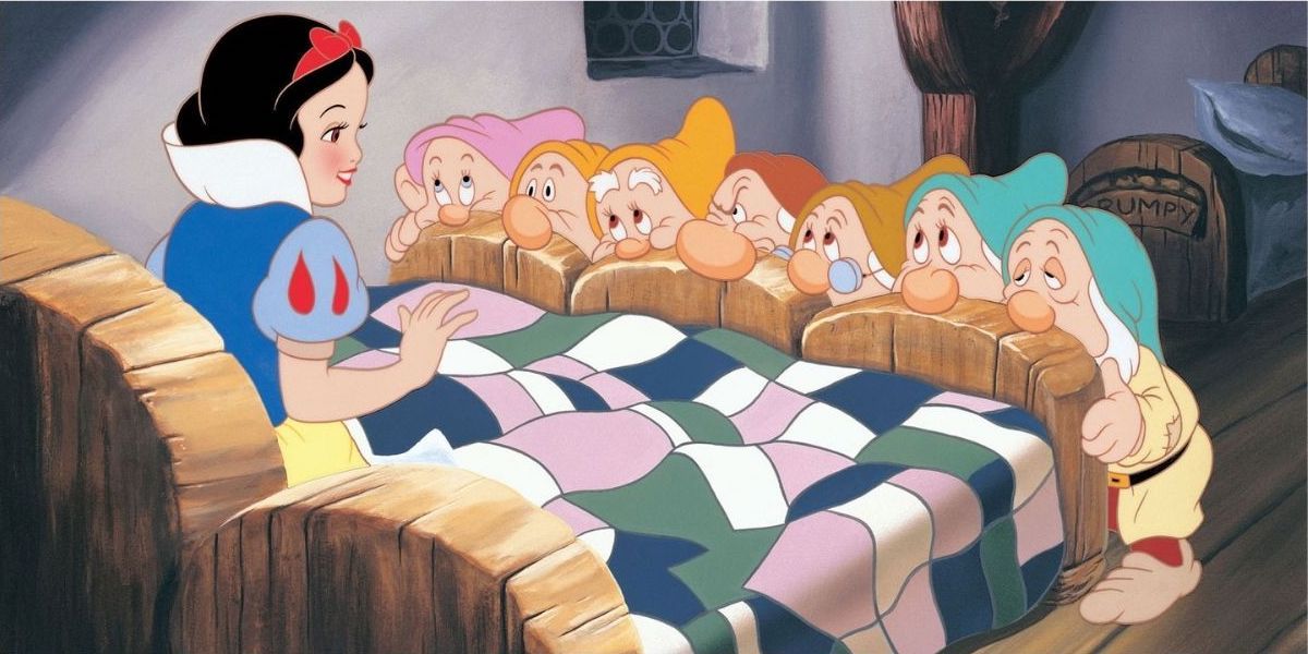 Snow White in the Seven Dwarves bed
