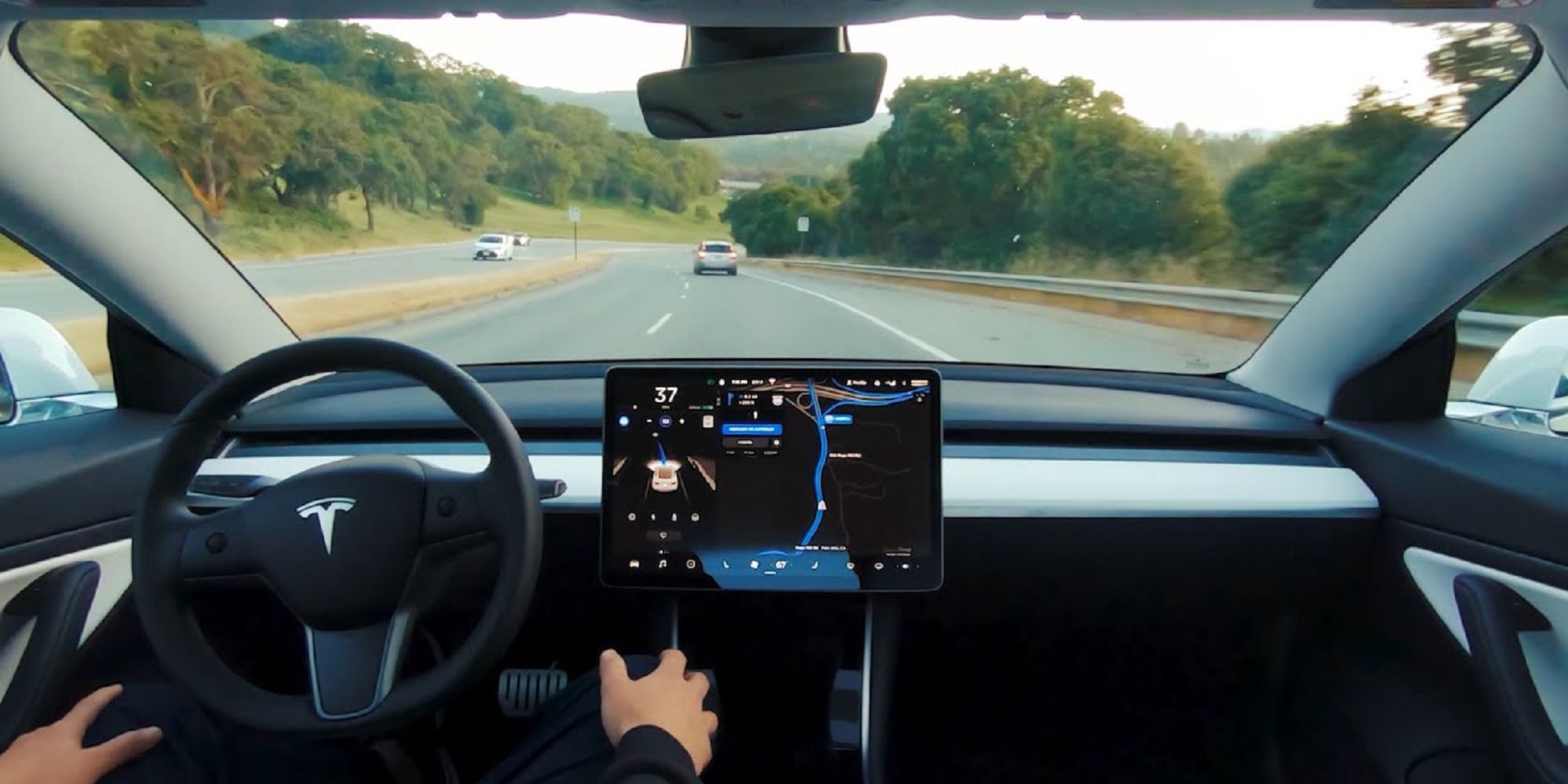 Tesla Full Self-Driving photo