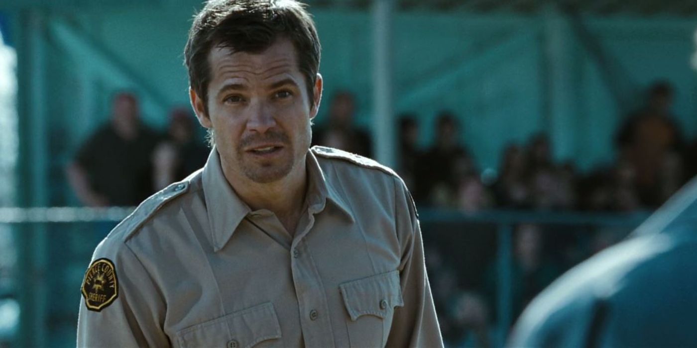 Timothy Olyphant walking out to the baseball field in The Crazies