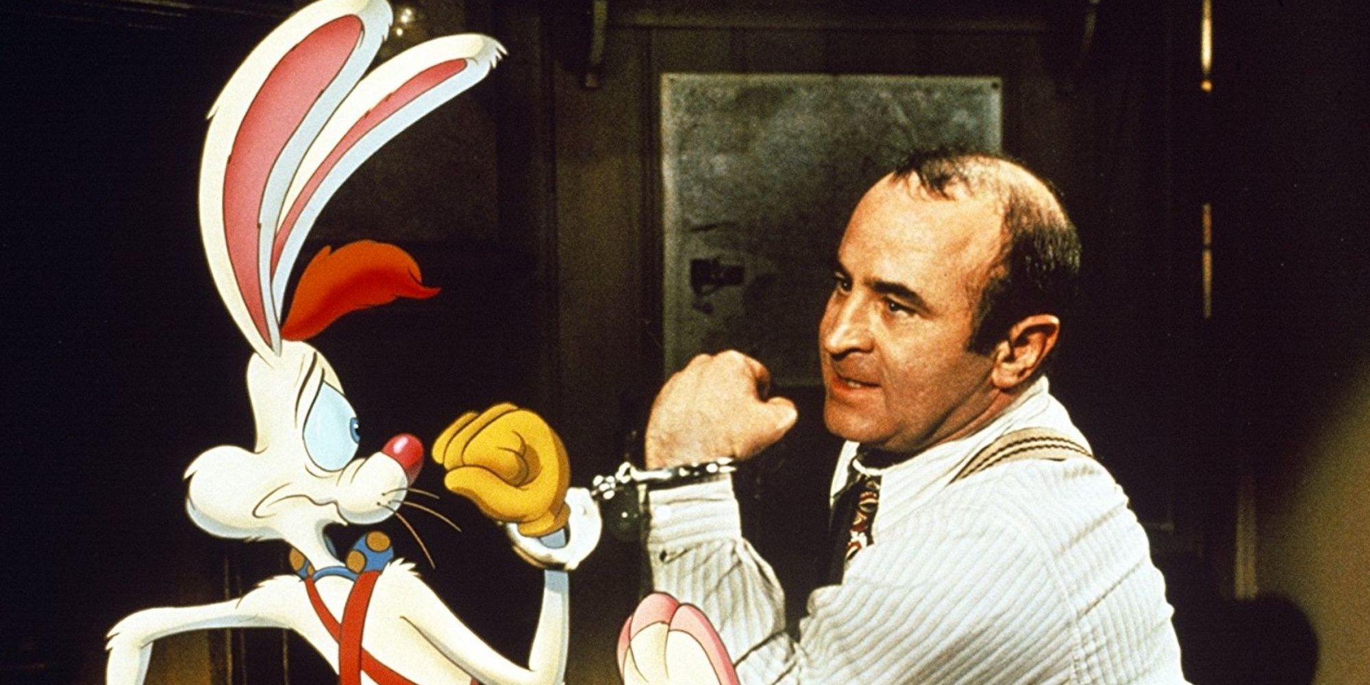 Roger Rabbit and Detective eddie handcuffed together