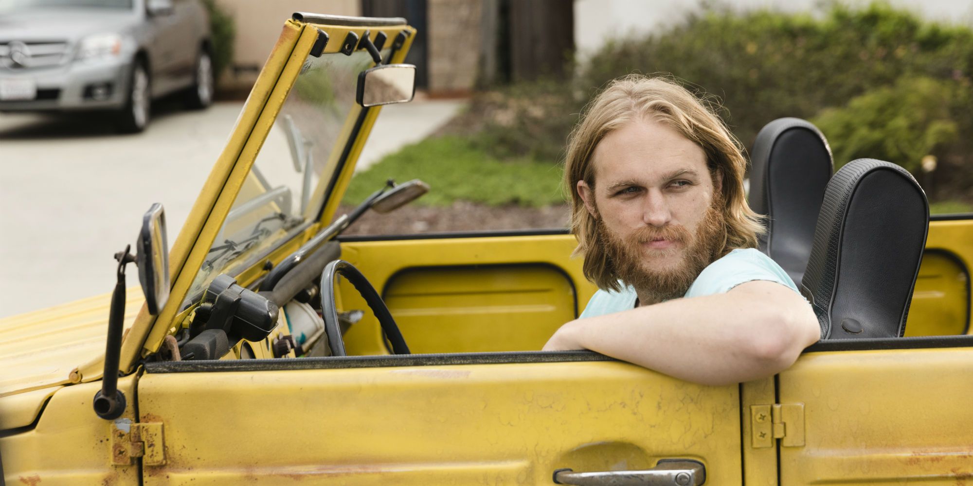 Dud leaning out of his car in Lodge 49