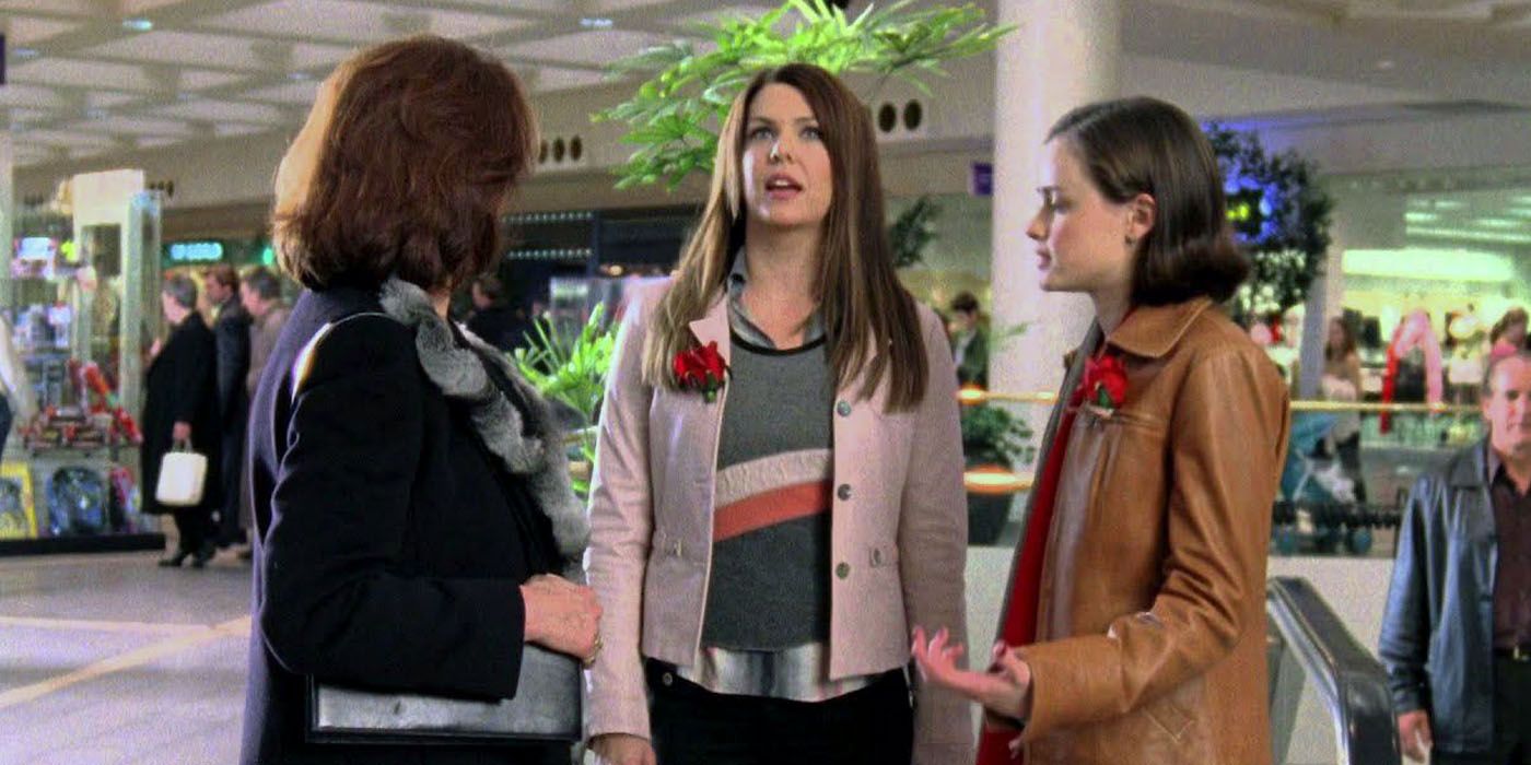 Emily, Lorelai, and Rory shopping at the mall in Gilmore Girls.