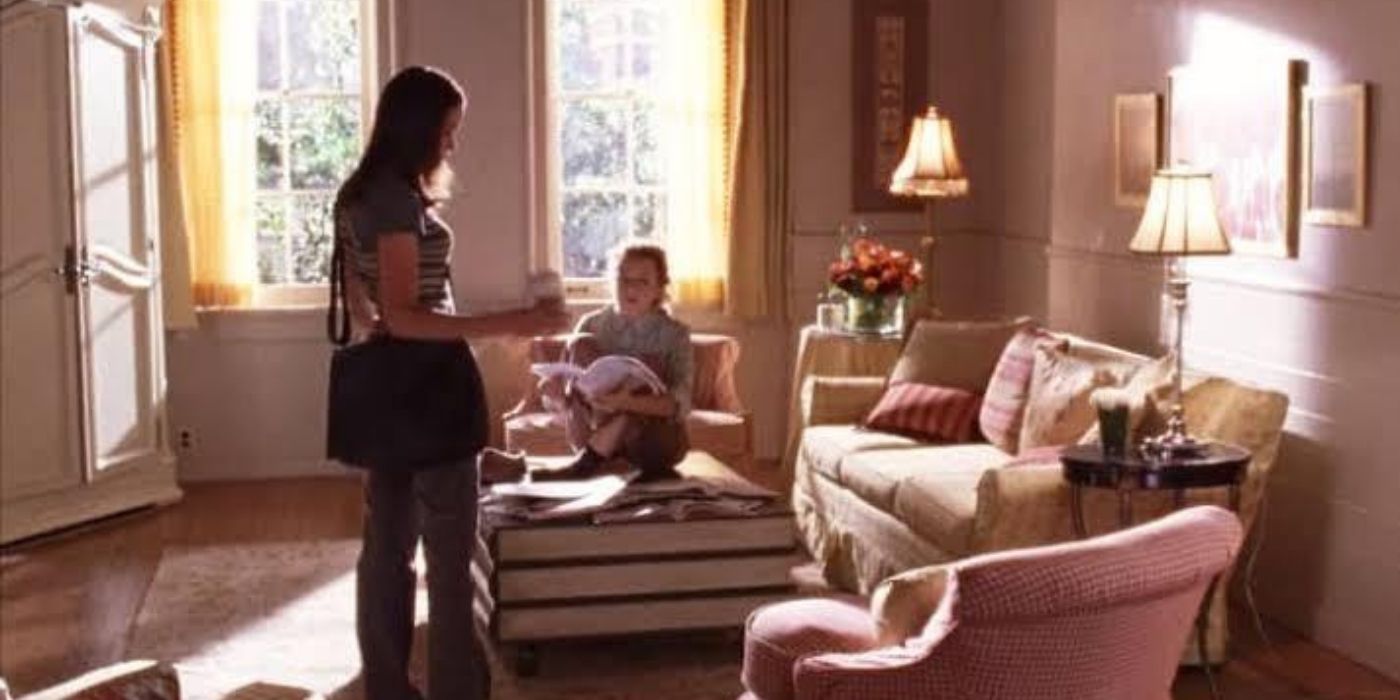 Rory standing in her dorm room at Yale on Gilmore Girls