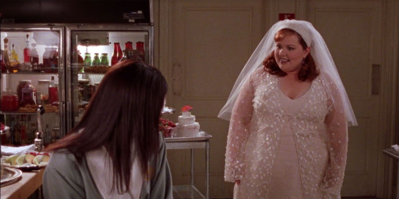 Lorelai and Sookie in the kitchen on her wedding day in Gilmore Girls.