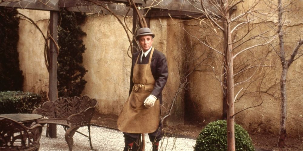 Chance attends to the garden in Being There (1979)