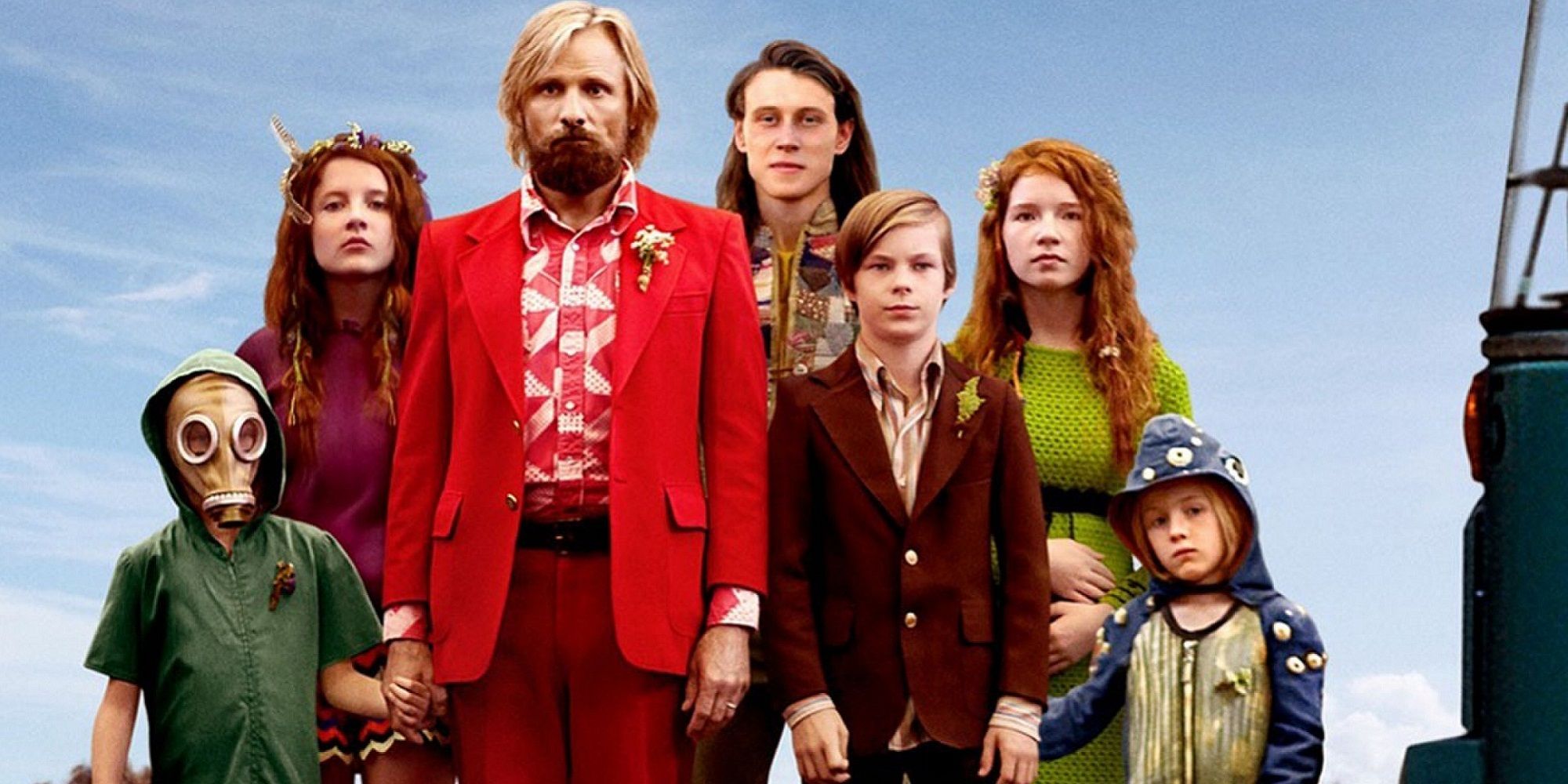 The lead cast of Captain Fantastic standing together.