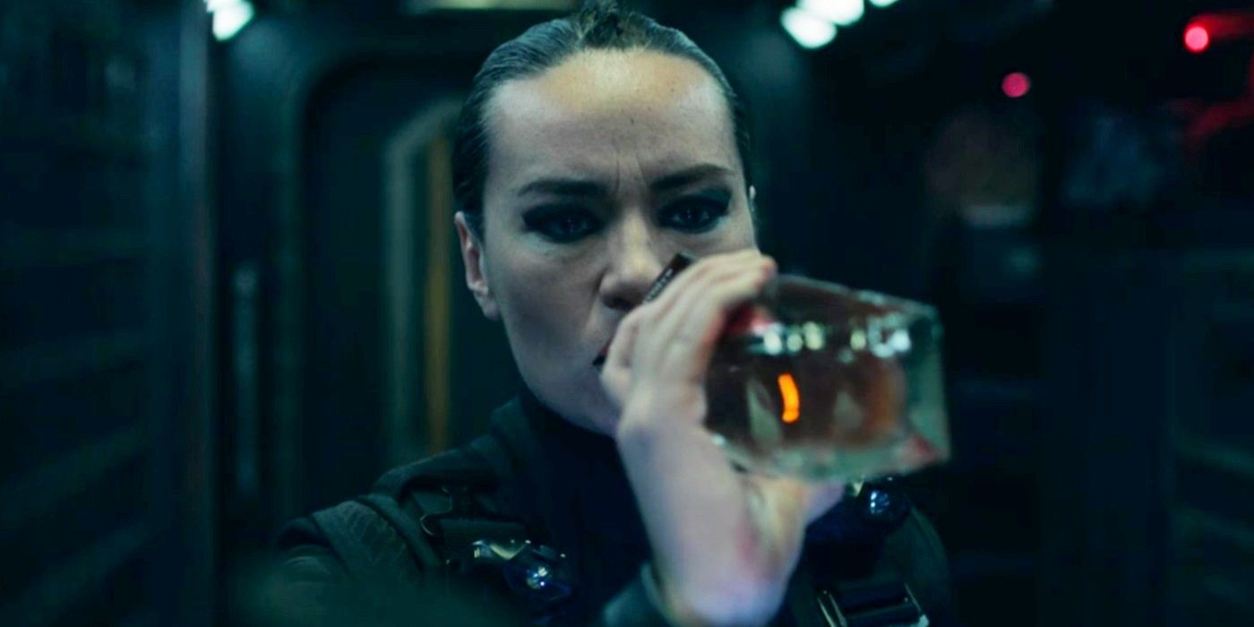 The Expanse Why Drummer Drinks The Whiskey (& How It Sets Up Her Ending)