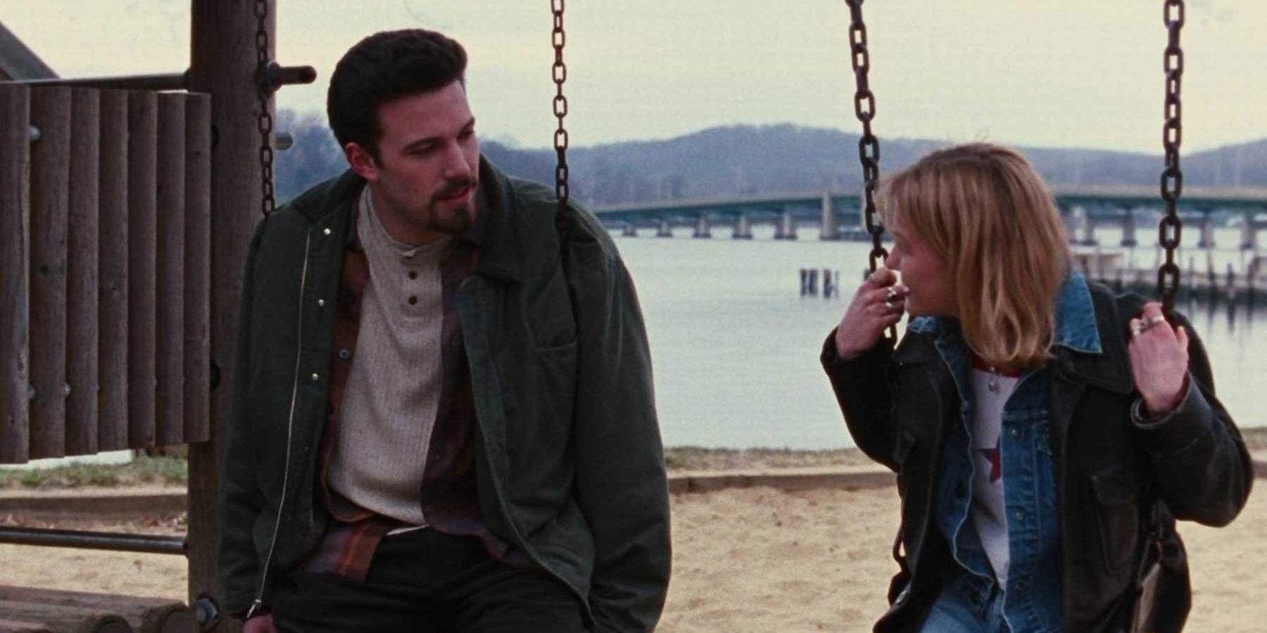 Holden and Alyssa on a swing in Chasing Amy