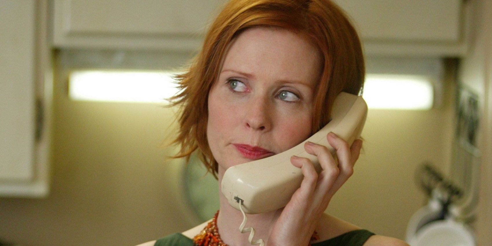 Miranda Hobbes (Cynthia Nixon) on the phone in Sex and the City.