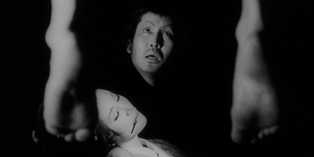 A man mourns a dead body in Demons (1971)