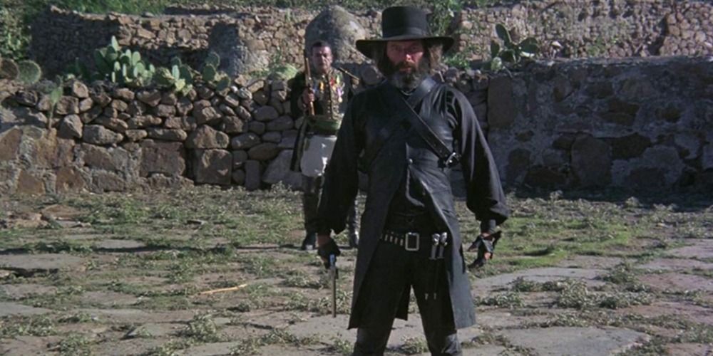 El Topo holding a gun in Alejandro Jodorowsky&rsquo;s movie