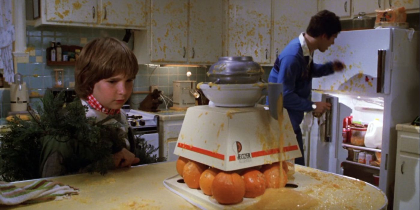 The Peltzer Juicer sitting on the table in Gremlins.