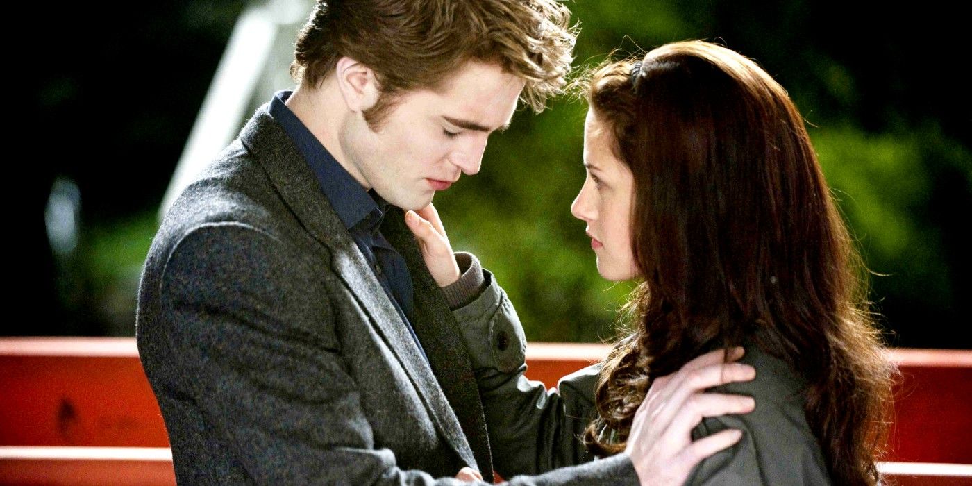 Bella and Edward holding each other in New Moon.