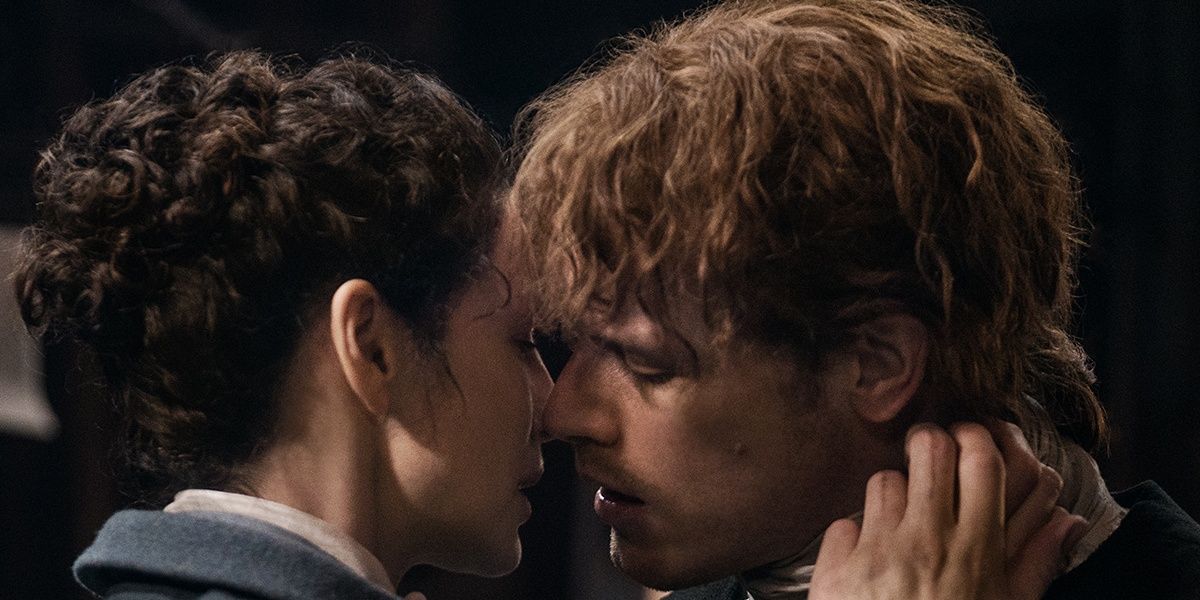 Claire and Jamie reunite and kiss